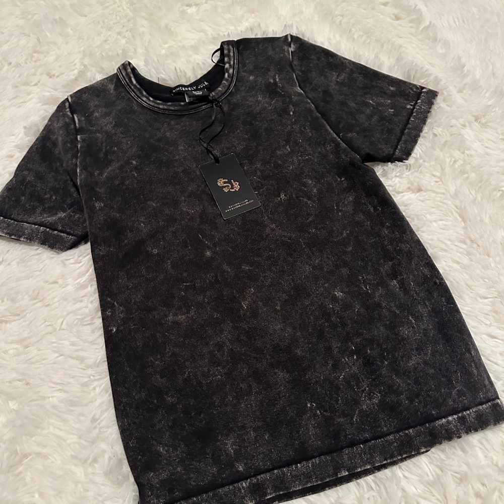 Tie dye grey shirt